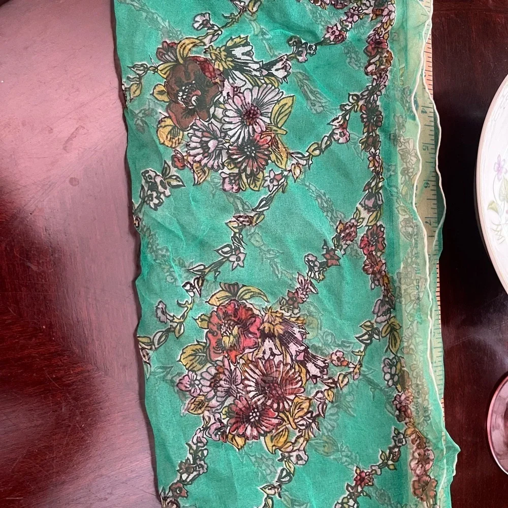 Elegant Green Scarf vintage silk( Crepes)